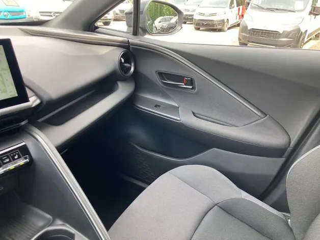 Toyota C-HR 2.0 HEV Trend 4x4