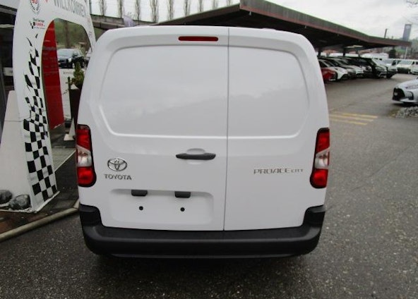 Vehicle image 6 Vehicle image 6