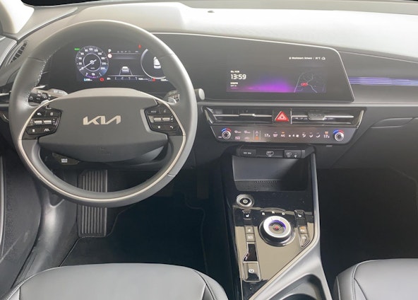 Vehicle image 10 Vehicle image 10