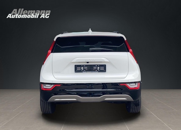 Vehicle image 4 Vehicle image 4