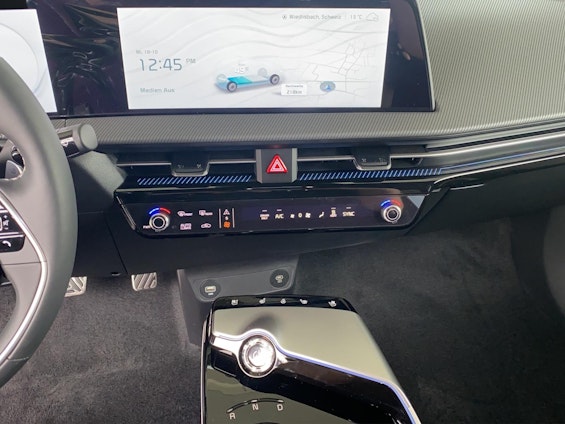 Vehicle image 11 Vehicle image 11