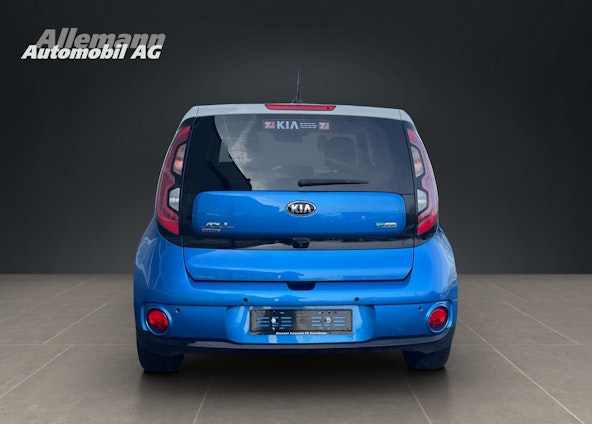 Vehicle image 4 Vehicle image 4