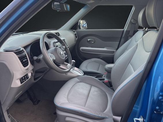 Vehicle image 8 Vehicle image 8