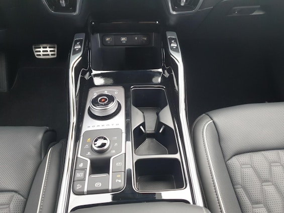 Vehicle image 14 Vehicle image 14