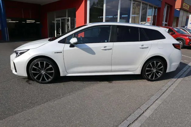 Suzuki Swace 1.8 Compact Top Hybrid