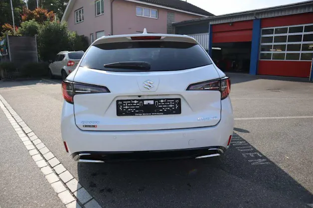 Suzuki Swace 1.8 Compact Top Hybrid
