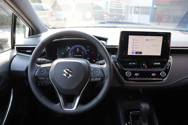 Suzuki Swace 1.8 Compact Top Hybrid