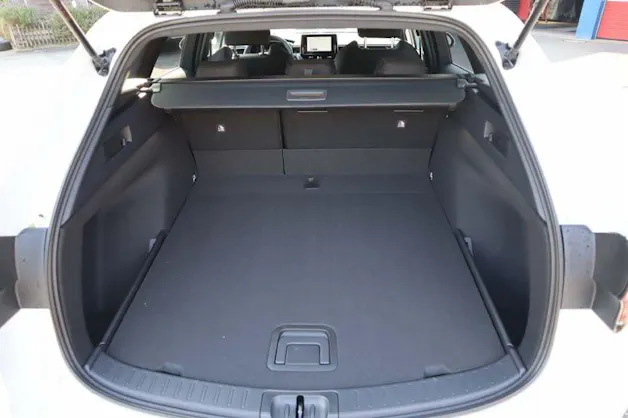 Suzuki Swace 1.8 Compact Top Hybrid