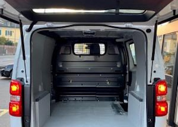 Vehicle image 6 Vehicle image 6