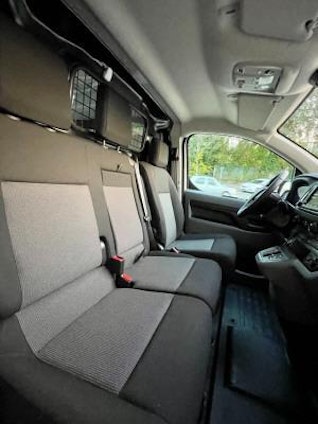 Vehicle image 9 Vehicle image 9