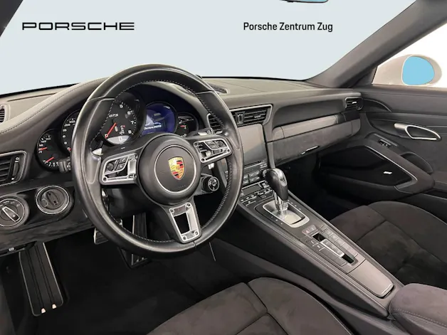 Porsche 911 Carrera 4 GTS Cabriolet
