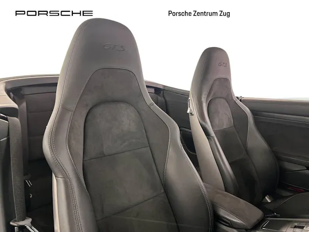 Porsche 911 Carrera 4 GTS Cabriolet