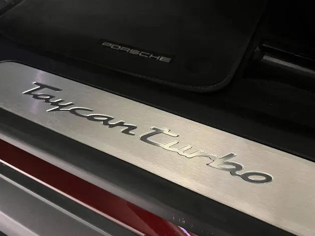 Porsche Taycan Turbo