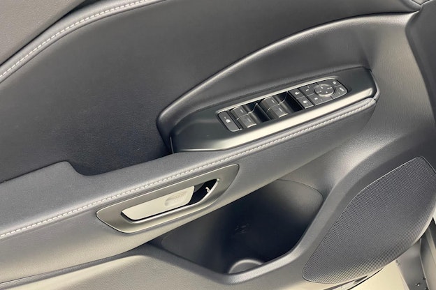 Vehicle image 15 Vehicle image 15