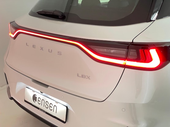 Vehicle image 17 Vehicle image 17