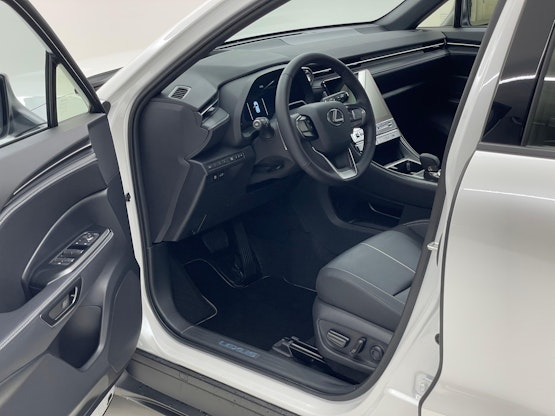 Vehicle image 6 Vehicle image 6