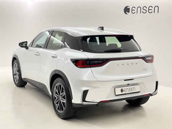 Vehicle image 4 Vehicle image 4