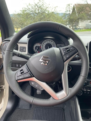 Vehicle image 5 Vehicle image 5