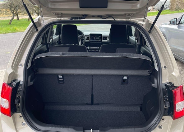 Vehicle image 4 Vehicle image 4