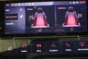 Vehicle image PEUGEOT 308 1.5 BlueHDi GT