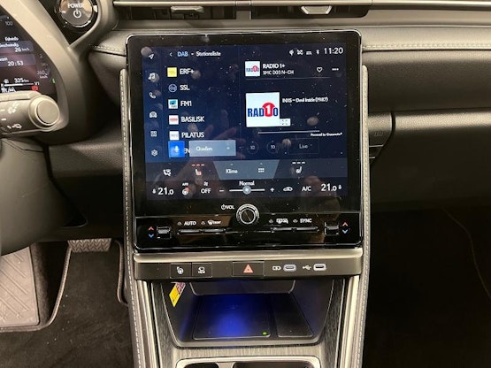 Vehicle image 12