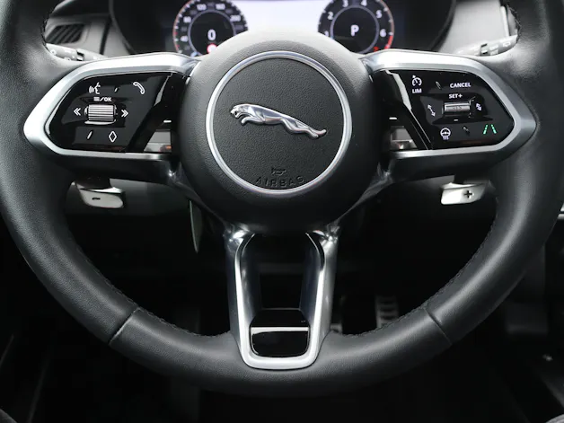 Jaguar E-Pace 2.0 I4 250 R-Dynamic SE AWD /  Leasing ab. 1.99%