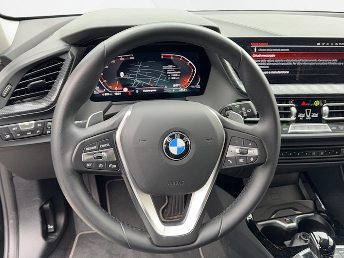 Vehicle image BMW 1 SERIES
