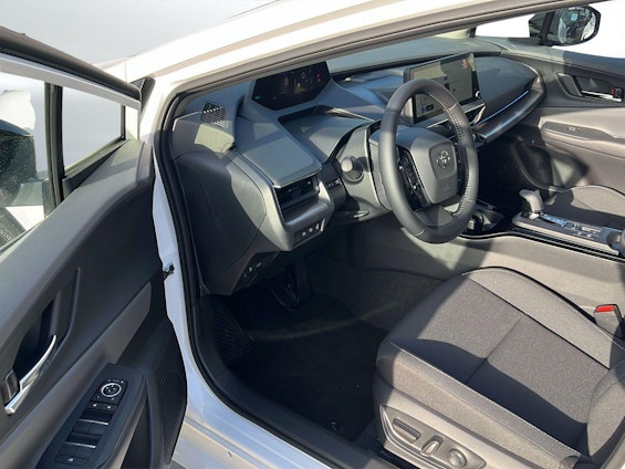 Vehicle image 6 Vehicle image 6