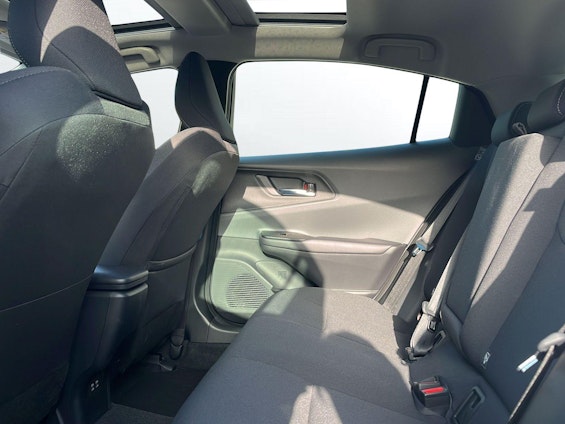 Vehicle image 18 Vehicle image 18