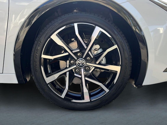 Vehicle image 14 Vehicle image 14