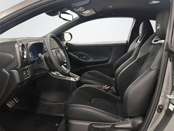 Vehicle image 9 Vehicle image 9