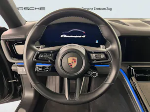Porsche Panamera 4