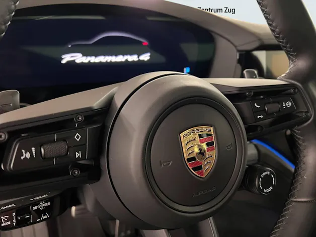 Porsche Panamera 4