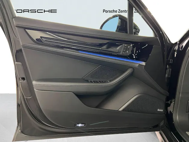 Porsche Panamera 4