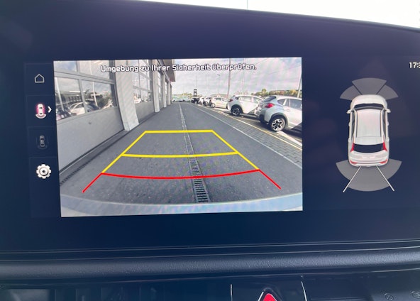 Vehicle image 16 Vehicle image 16