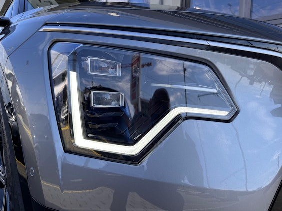 Vehicle image 4 Vehicle image 4