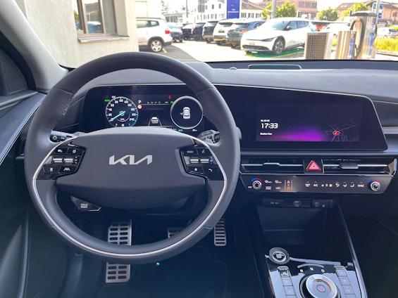 Vehicle image 13 Vehicle image 13