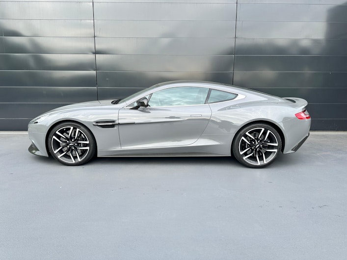 Vehicle image ASTON MARTIN V12 Vanquish