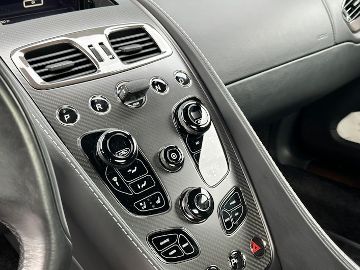 Vehicle image ASTON MARTIN V12 Vanquish
