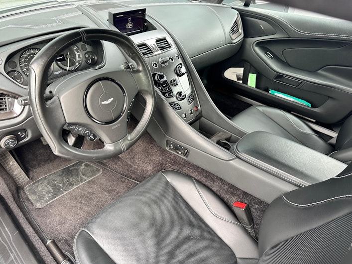 Vehicle image ASTON MARTIN V12 Vanquish
