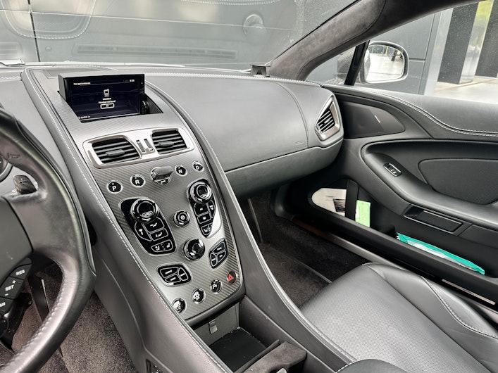 Vehicle image ASTON MARTIN V12 Vanquish