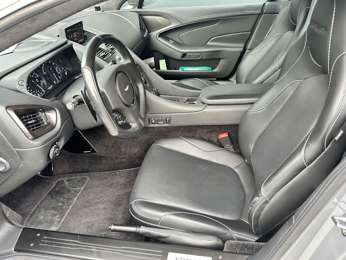 Vehicle image ASTON MARTIN V12 Vanquish