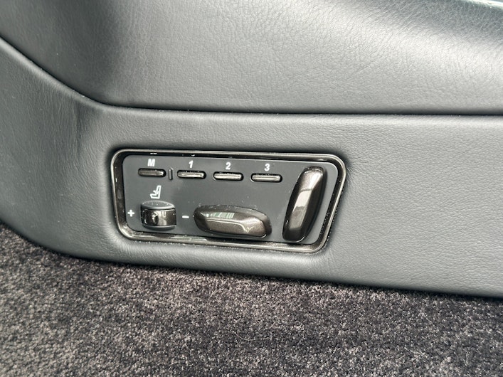 Vehicle image ASTON MARTIN V12 Vanquish