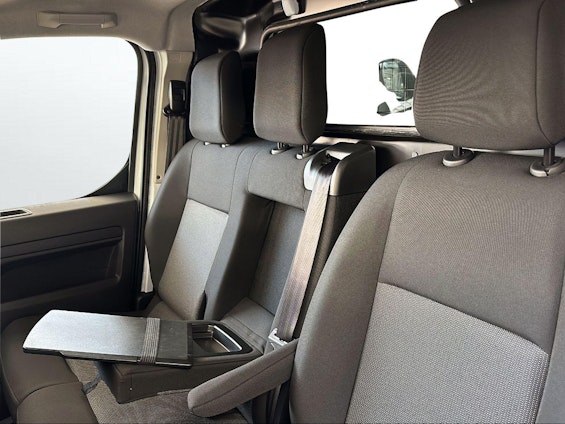 Vehicle image 15 Vehicle image 15