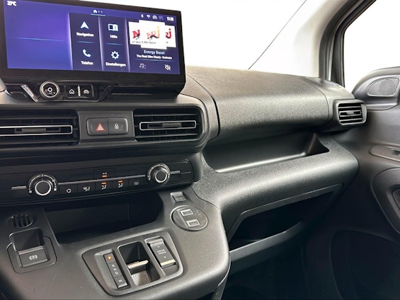 Vehicle image 14 Vehicle image 14