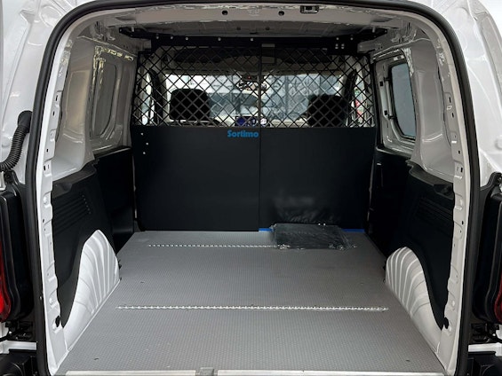 Vehicle image 6 Vehicle image 6