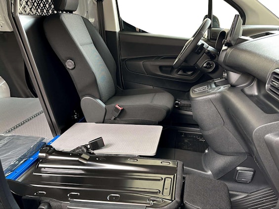 Vehicle image 12 Vehicle image 12