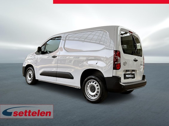 Vehicle image 8 Vehicle image 8