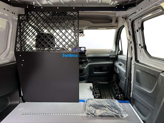 Vehicle image 7 Vehicle image 7