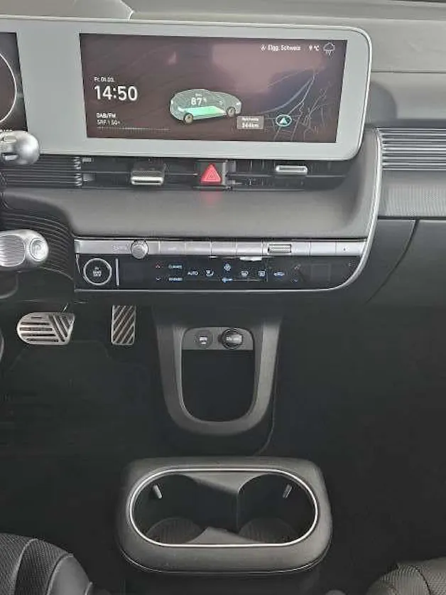 Hyundai Ioniq 5 First Edition Solar